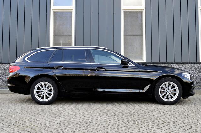 BMW 5-SERIE Touring 530i Executive Rijklaarprijs-Garantie Panorama dak Navigatie Led Airco Trekhaak