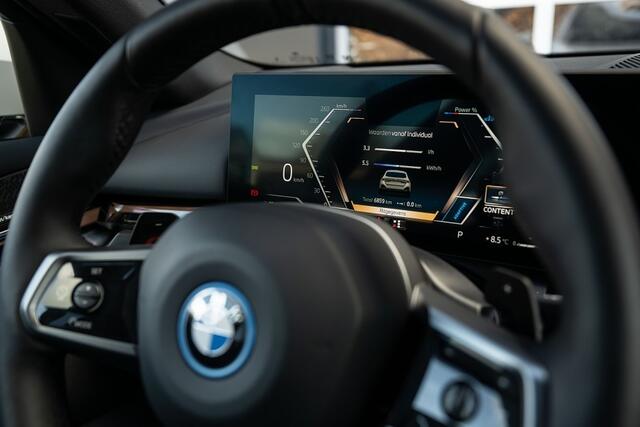 BMW 5-SERIE 530e xDrive M Sport Pro | Harman/Kardon | Driving Ass. Plus. | Camera | Iconic | Trekhaak | 21' Inch |