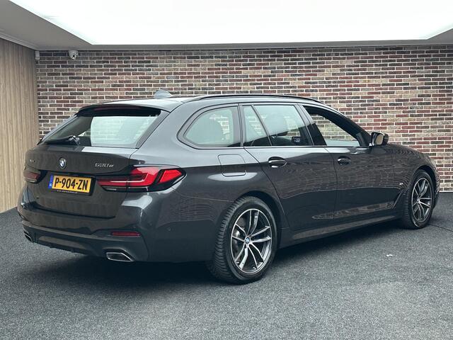 BMW 5-SERIE Touring 530e High Executive M Pakket Panorama Elek Stoel Trekhaak