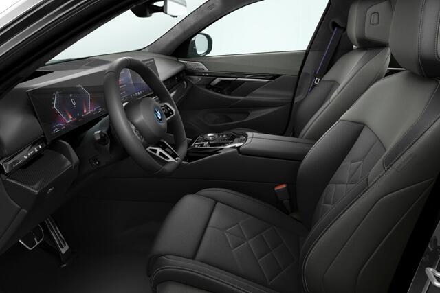 BMW 5-SERIE Touring 550e xDrive | M Sportpakket Pro | Innovation Pack | Travel Pack | Comfort Pack | Trekhaak