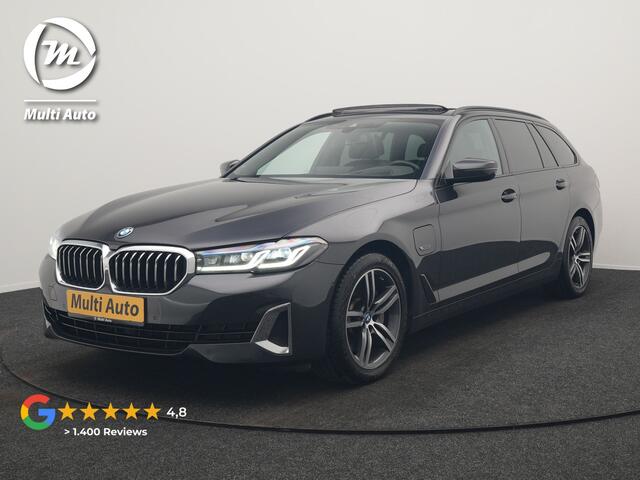 BMW 5-SERIE Touring 530e xDrive Luxury Line PHEV 293pk Dealer O.H. | Panodak | Head Up | Camera | Lederen Comfortzetels Massage & Memory | Laser LED | Sfeerverlichting | Stuur Verwarmd | Keyless | Apple Carplay | Plug In Hybrid