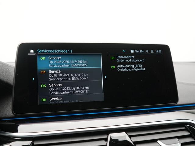 BMW 5-SERIE Touring 530e xDrive Luxury Line PHEV 293pk Dealer O.H. | Panodak | Head Up | Camera | Lederen Comfortzetels Massage & Memory | Laser LED | Sfeerverlichting | Stuur Verwarmd | Keyless | Apple Carplay | Plug In Hybrid