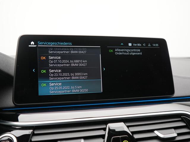 BMW 5-SERIE Touring 530e xDrive Luxury Line PHEV 293pk Dealer O.H. | Panodak | Head Up | Camera | Lederen Comfortzetels Massage & Memory | Laser LED | Sfeerverlichting | Stuur Verwarmd | Keyless | Apple Carplay | Plug In Hybrid