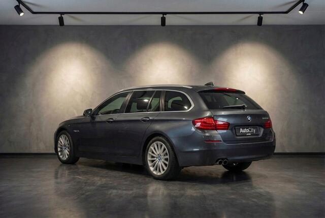 BMW 5-SERIE touring 520i Luxury Edition l Pano l HUD l Memory l 360 Camera l VOL OPT