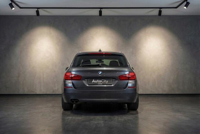 BMW 5-SERIE touring 520i Luxury Edition l Pano l HUD l Memory l 360 Camera l VOL OPT