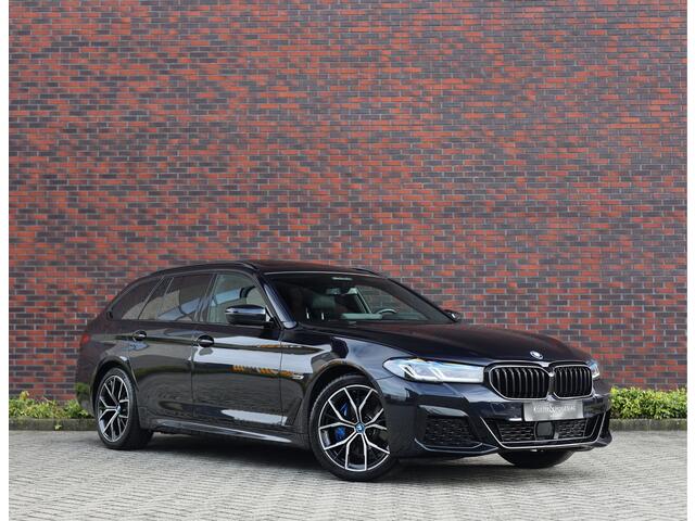 BMW 5-SERIE Touring 530e xDrive | Pano - Trekhaak - HUD