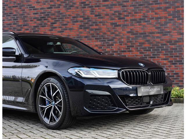 BMW 5-SERIE Touring 530e xDrive | Pano - Trekhaak - HUD