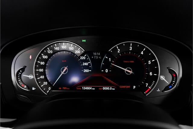 BMW 5-SERIE Touring 520i M-sport Trekhaak Corporate Lease Executive