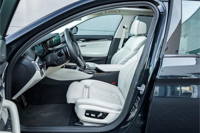 BMW 5-SERIE Touring 540i xDrive High Ex M-Sport Speciale Kleur Stoelvent H/K 360° 20"