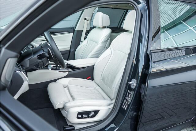 BMW 5-SERIE Touring 540i xDrive High Ex M-Sport Speciale Kleur Stoelvent H/K 360° 20"