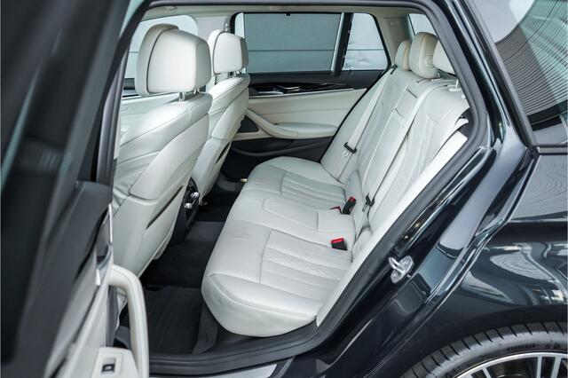 BMW 5-SERIE Touring 540i xDrive High Ex M-Sport Speciale Kleur Stoelvent H/K 360° 20"