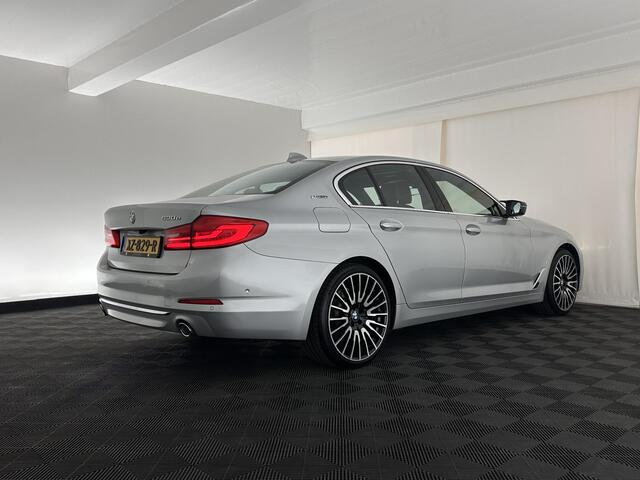 BMW 5-SERIE 530e iPerformance High Executive (Plug-in) *PANO | LEATHER | FULL-LED | TOP-VIEW | HARMAN/KARDON | BLINDSPOT | MEMORY-PACK | HEATED-COMFORTSEATS | DIGI-COCKPIT | AMBIENT-LIGHT | NAVI-FULLMAP | 20''ALU*