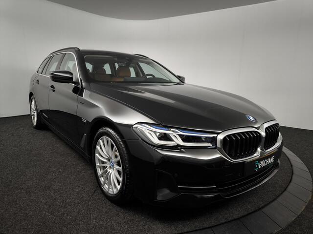 BMW 5-SERIE Touring 530e xDrive Business Edition Plus | Navigatie | Panoramadak | Leder | Stoelverwarming |