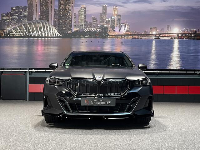 BMW 5-SERIE Touring 530e M Sport PRO FrozenBlack|HUD|360|Panorama|Trekhaak|BTW