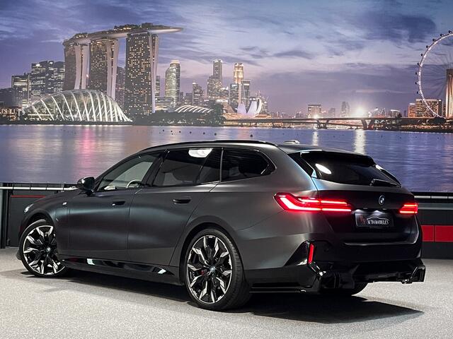 BMW 5-SERIE Touring 530e M Sport PRO FrozenBlack|HUD|360|Panorama|Trekhaak|BTW
