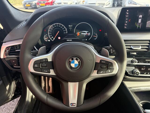 BMW 5-SERIE Touring 530i M-SPORT High Executive | PANO | LEER | HEAD-UP | TREKHAAK