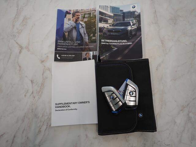 BMW 5-SERIE Touring 530e xDrive M Sport | Harman/Kardon | LaserLED | Adaptive Cruise | Sportstuur | Keyless | Camera | Carplay