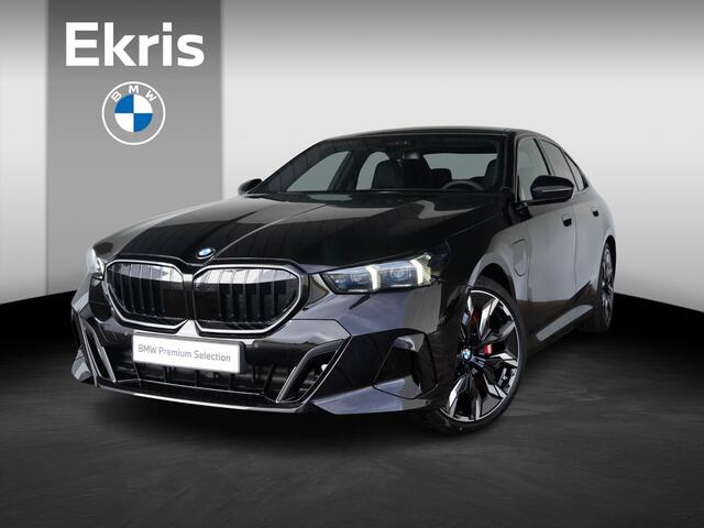 BMW 5-SERIE 550e xDrive | M Sportpakket Pro | Innovation Pack | Individual Ruby Black | Bowers & Wilkins | Stuurwielrand verwarmd | Comfort Access | Panoramadak | Stoelventilatie | Trekhaak