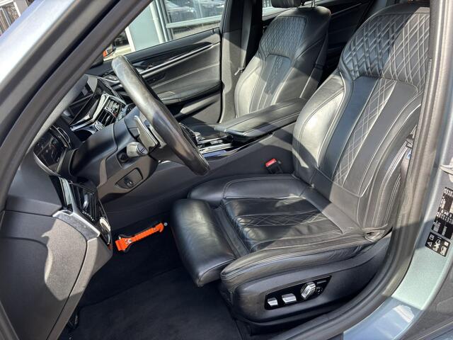 BMW 5-SERIE Touring 530d xDrive High Executive / Head Up Display / Trekhaak / Navi / Lederen Bekleding /