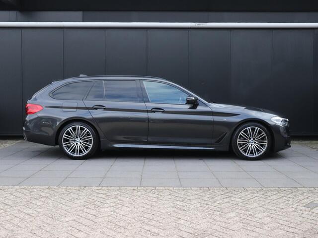 BMW 5-SERIE Touring 520i | M SPORT | LEDER | MEMORY | PANO-DAK | HEAD-UP | CAMERA | APPLE CARPLAY | STOELVERW. | CRUISE | NAVI |