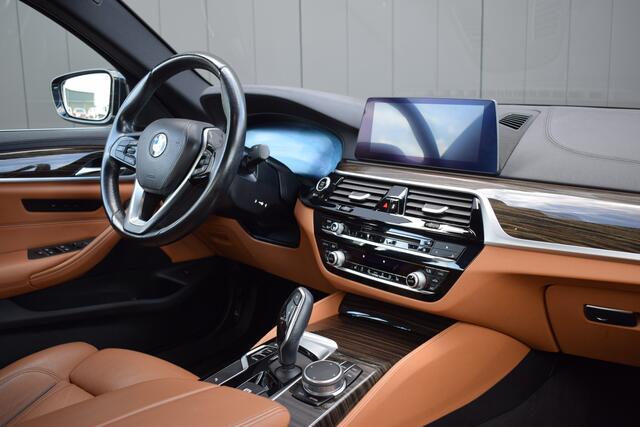 BMW 5-SERIE 520i Automaat High Executive Luxury Line LED | Virtual | Bruin Leder | Full Map Navi | HiFi prof. | Elek. Stoelen | Volledig Onderhouden!!