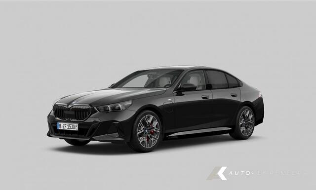 BMW 5-SERIE 550 BMW 550e xDrive M Sport Pro | Bowers & Wilkins | Panoramadak | Trekhaak | Driving Ass. Plus | Iconic Glow |