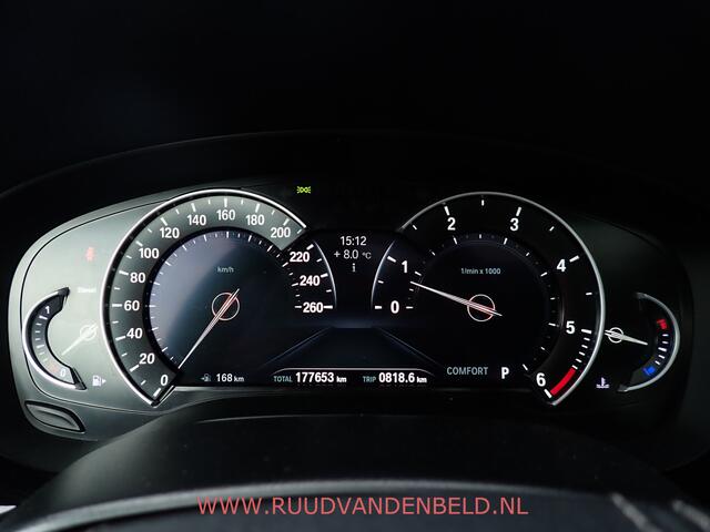 BMW 5-SERIE 530d xDrive Luxery Line SCHUIFDAK / CRUISE / CARPLAY / SPORTLEER / NAVI