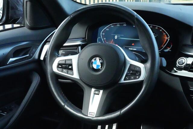 BMW 5-SERIE 530i M Sport High Executive 252pk Panoramadak/Camera/Stoelverwarming