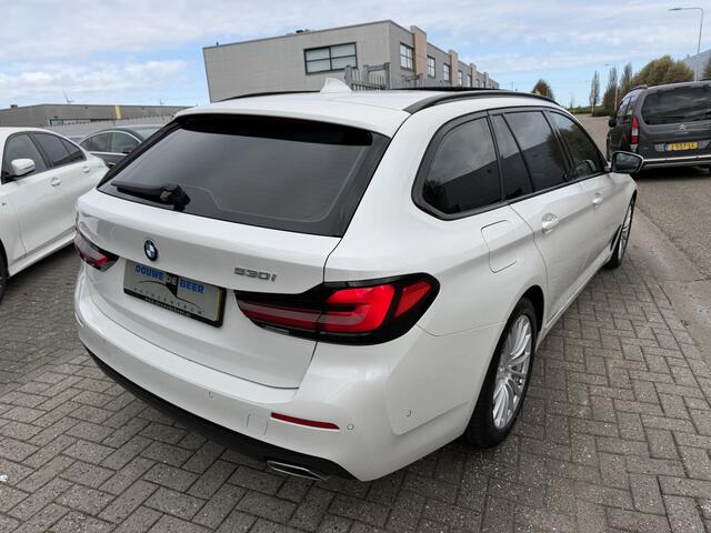 BMW 5-SERIE Touring 530i Luxury Line Pano-Dak | Trekhaak | Memory | Adapt. Cruise