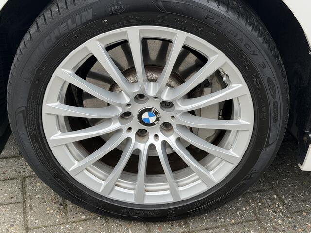 BMW 5-SERIE Touring 530i Luxury Line Pano-Dak | Trekhaak | Memory | Adapt. Cruise