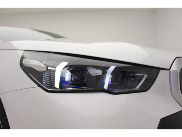 BMW 5-SERIE Touring 520i M-Sport | Driving Assistant Plus | Harman Kardon | Panorama | Standkachel | Trekhaak | Mild Hybid