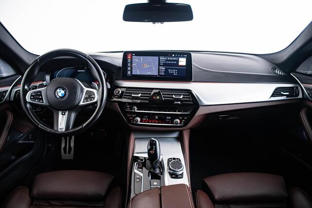 BMW 5-SERIE M550i xDrive Business Edition Plus B&W - Stoelventilatie/massage - BMW Laserlight - Comfort Access - soft close - Driving Assistant Professional - Remote Control Parking - Head up - Active Protection