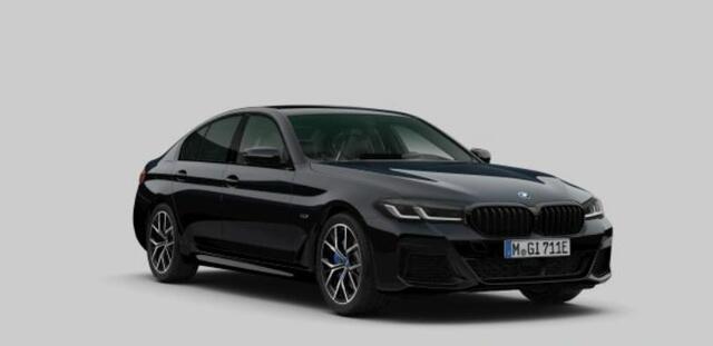 BMW 5-SERIE 530e xDrive M Sport - Schuif/kanteldak - Active Cruise Control - M Multifunctionele voorstoelen - Comfort Access - High Beam Assistant - Head up - Harman Kardon - Parking Assistant Plus -