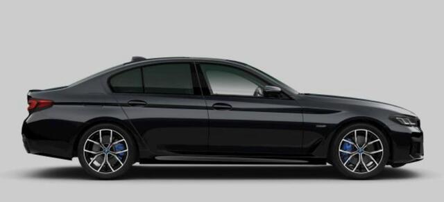 BMW 5-SERIE 530e xDrive M Sport - Schuif/kanteldak - Active Cruise Control - M Multifunctionele voorstoelen - Comfort Access - High Beam Assistant - Head up - Harman Kardon - Parking Assistant Plus -