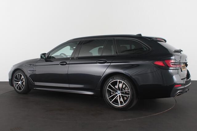 BMW 5-SERIE Touring 530e xDrive High Executive M Sport > Shadow-Line/Driving Assistant Professional