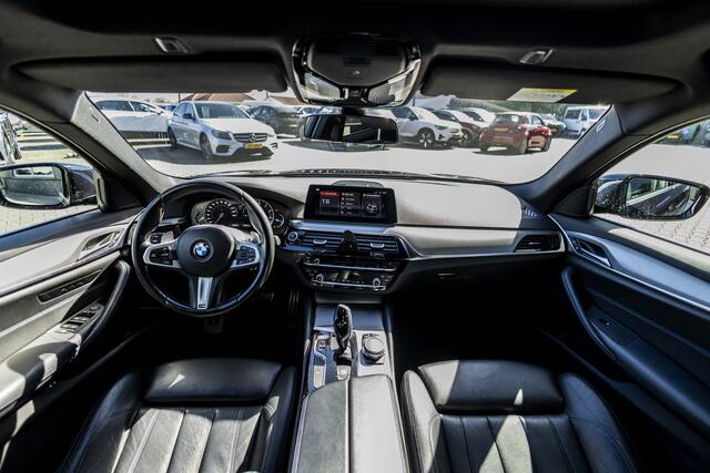 BMW 5-SERIE Touring 520i High Executive M-Sport | Pano | Camera