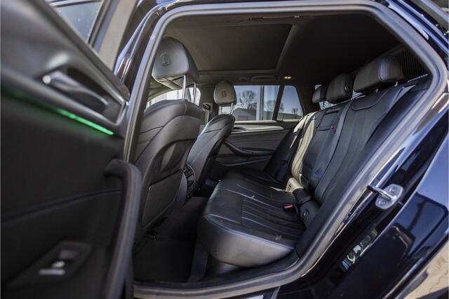 BMW 5-SERIE Touring 520i High Executive M-Sport | Pano | Camera