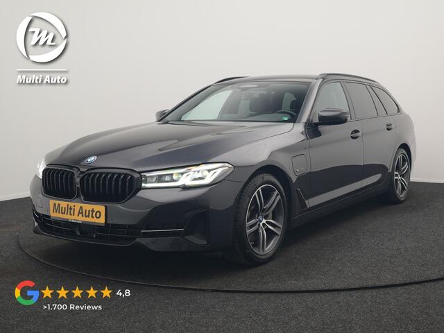BMW 5-SERIE Touring 530e High Executive PHEV 293pk Dealer O.H. Achteras besturing | Trekhaak Af Fabriek | Adaptive Cruise | Camera | Lederen Sportstoelen Memory & Verwarmd | Sfeerverlichting | Stuur Verwarmd | Blis | Apple Carplay | Navigatie | DAB |
