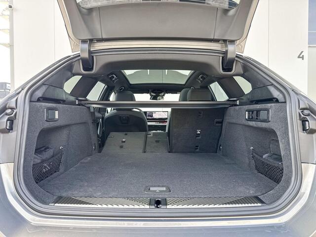 BMW 5-SERIE Touring 530e M Sport Edition M-Sport / Trekhaak / Glazen Dak / Driving Assistant Plus / 20 inch