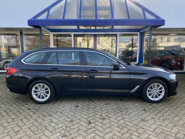BMW 5-SERIE Touring 540i xDrive Exec. Edition I Carbon zwart I ZEER NETJES!
