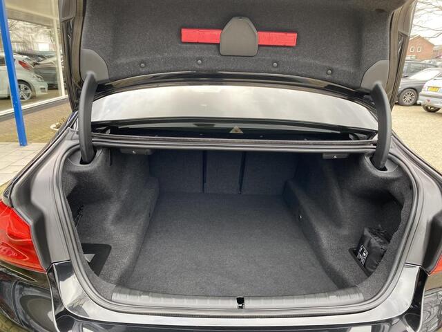 BMW 5-SERIE M550i xDrive High Executive leer/navigatie/automaat