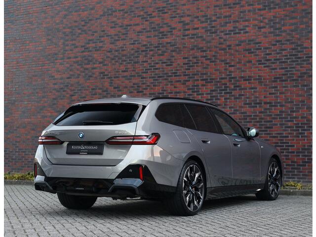 BMW 5-SERIE Touring 550e xDrive | Oxid Grey - M Sport Pro
