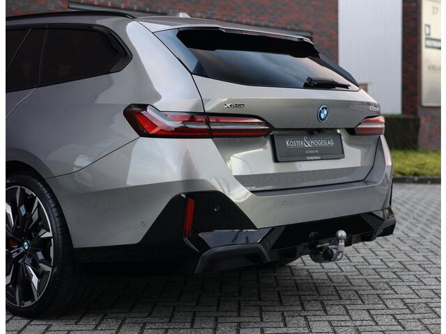 BMW 5-SERIE Touring 550e xDrive | Oxid Grey - M Sport Pro