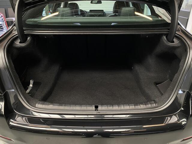 BMW 5-SERIE 520i Edition Plus M pakket, Schuifdak, 19inch Sfeerverlichting