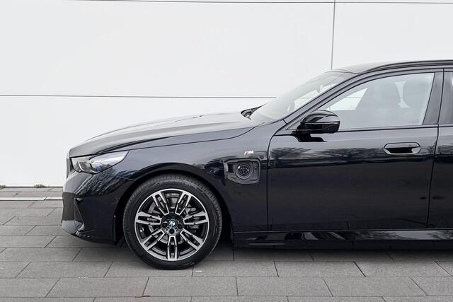 BMW 5-SERIE Touring 530e M Sport Edition | Driving Assistant Professional | Trekhaak | Innovation Pack