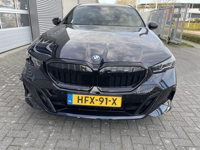 BMW 5-SERIE Touring 530e M Sport Edition