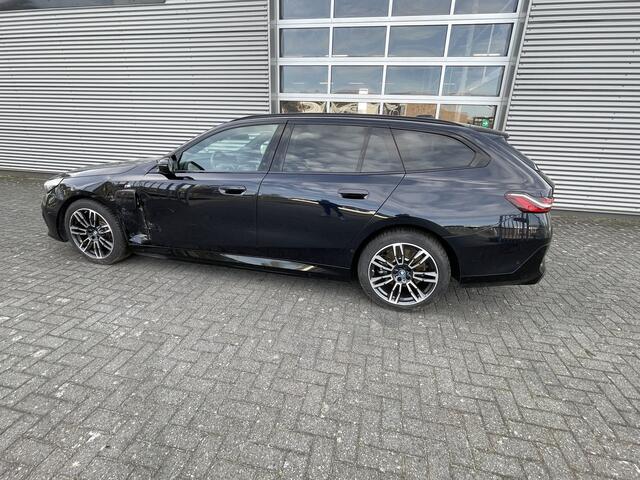 BMW 5-SERIE Touring 530e M Sport Edition