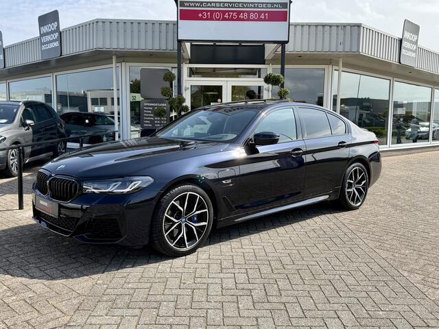 BMW 5-SERIE 530e High Executive M sport, Dealeronderhouden, 1e eigenaar, Head up display, Electrische achterklep 19 inch Harman kardon Sk dak Memory Stoelen 360Cam