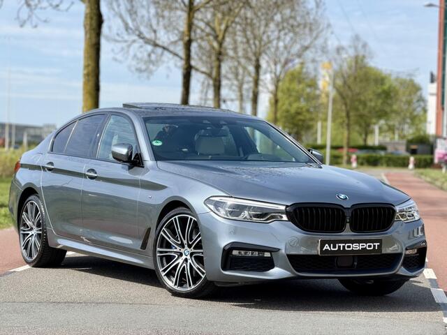 BMW 5-SERIE Sedan 530i xDrive M-Sport Schuifdak Memory HUD