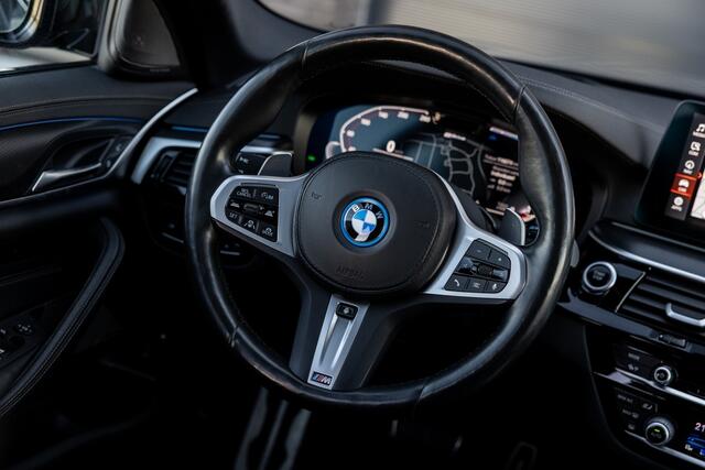 BMW 5-SERIE Touring 530e High Exe | HUD | PANO | Trekhaak